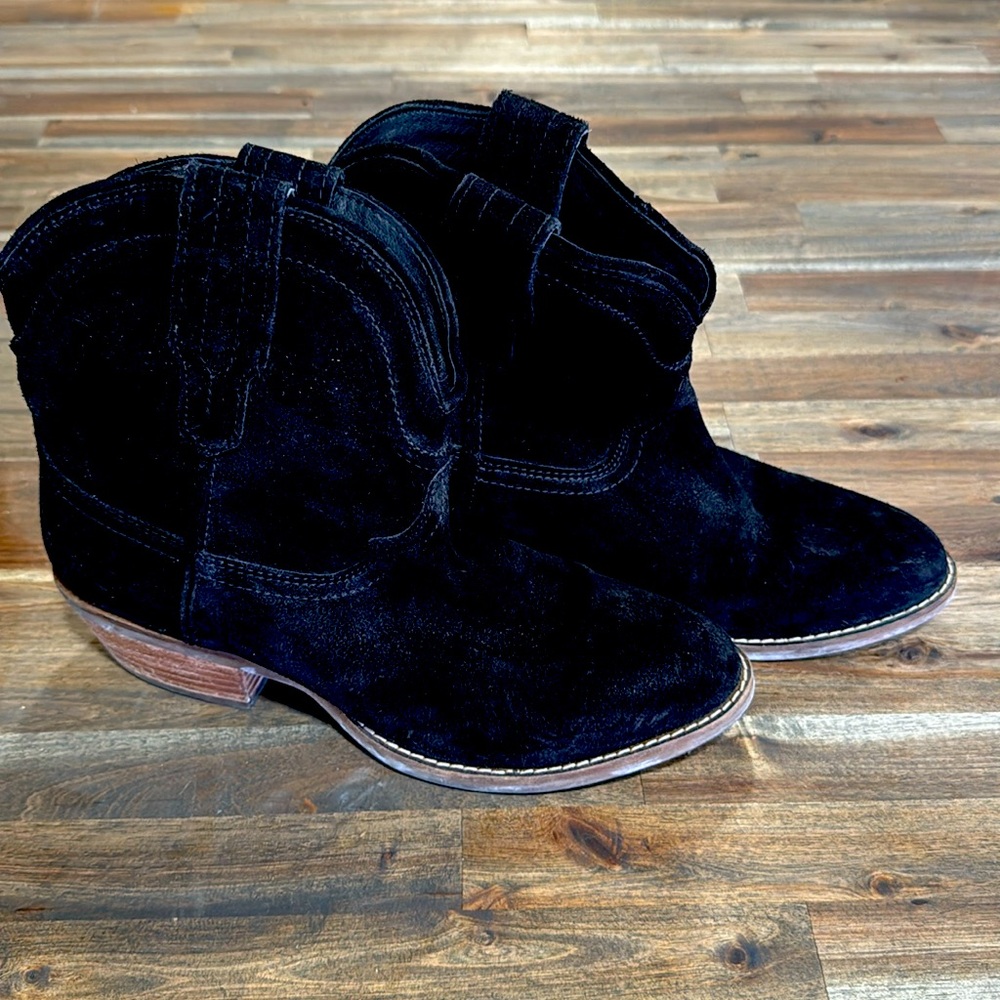 Dingo NWT Tumbleweed Black Suede Leather Pull On Ankle Boots Size 7M #DI561